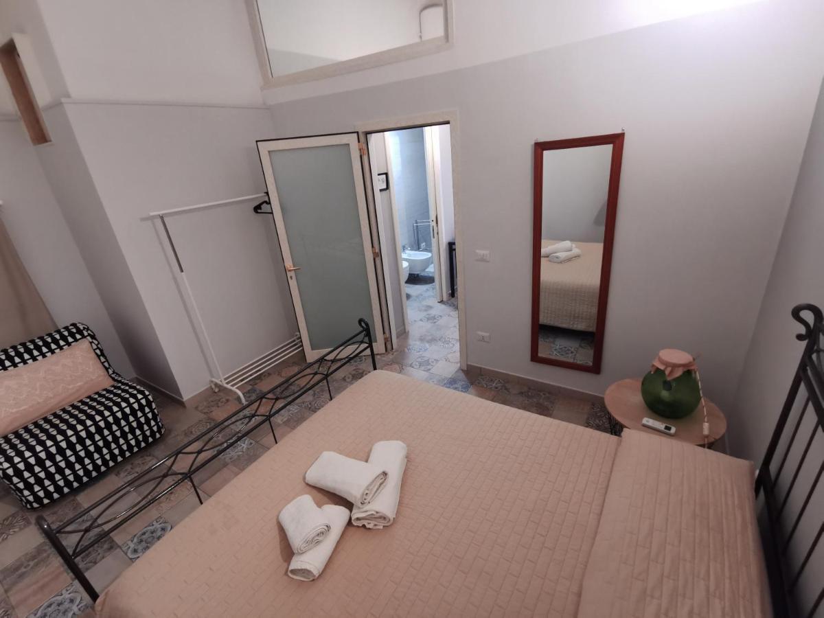 בארי Whiteflower Apartments מראה חיצוני תמונה