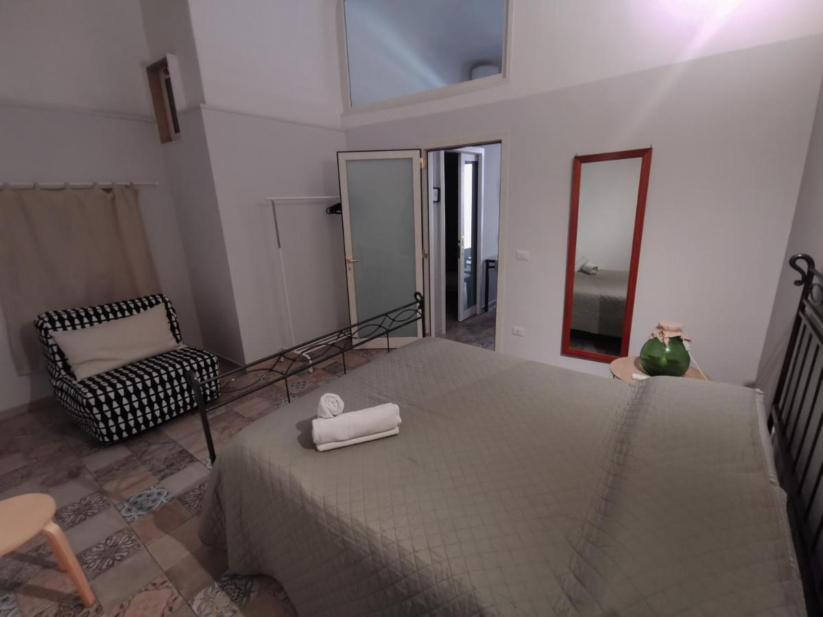 בארי Whiteflower Apartments מראה חיצוני תמונה