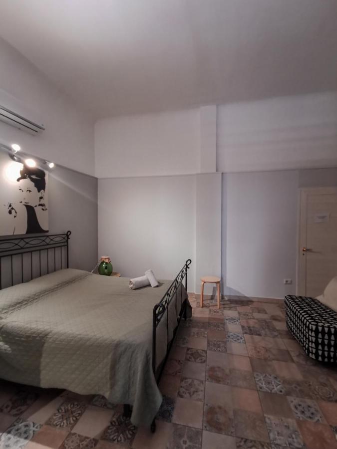 בארי Whiteflower Apartments מראה חיצוני תמונה