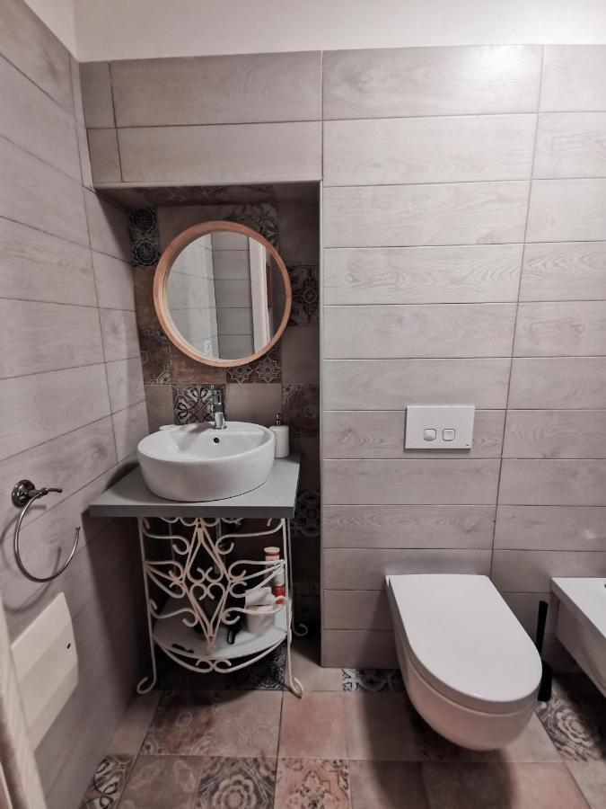 בארי Whiteflower Apartments מראה חיצוני תמונה