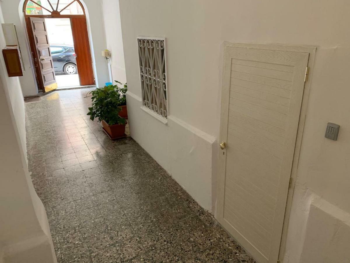 בארי Whiteflower Apartments מראה חיצוני תמונה